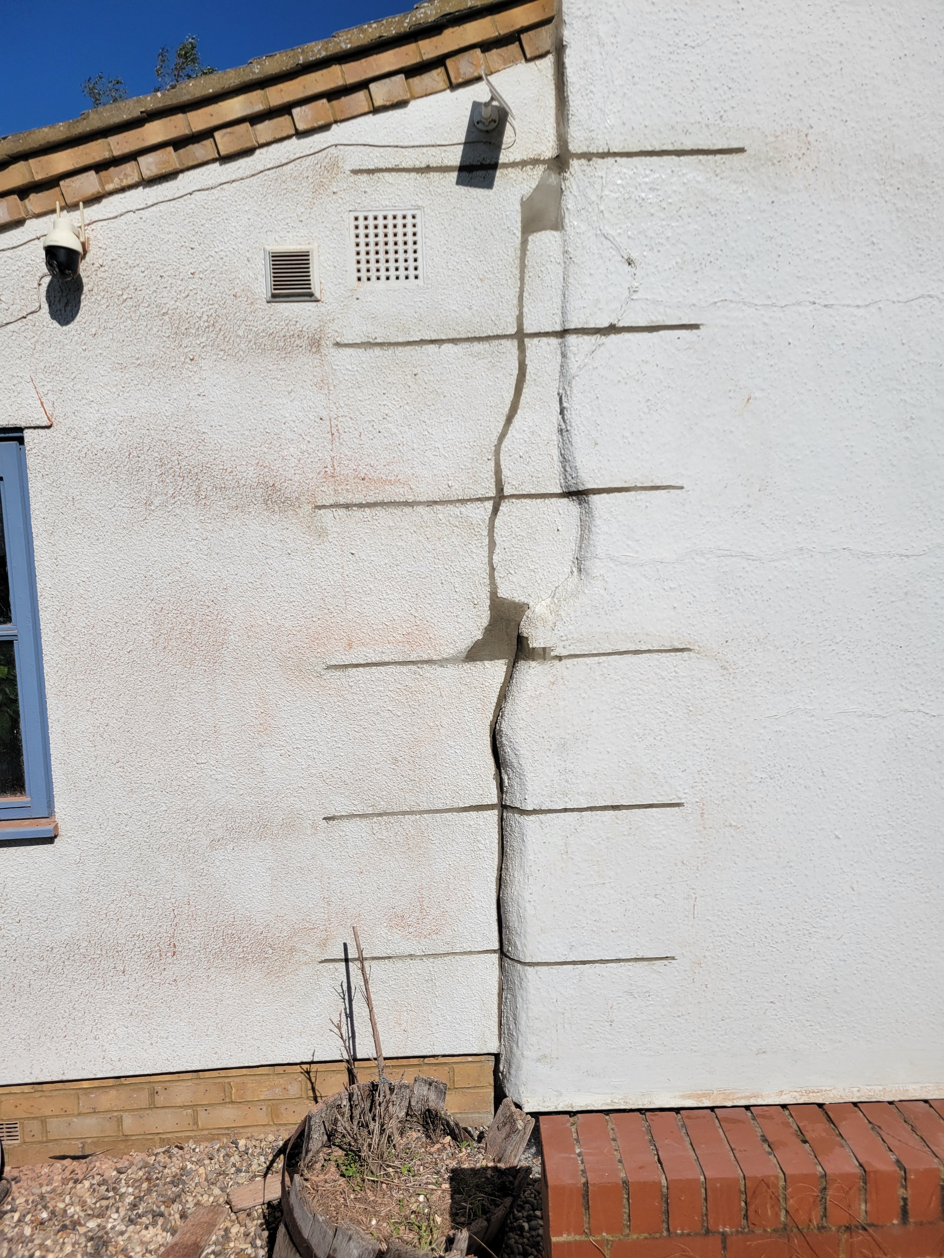 House stitching brickwork detail