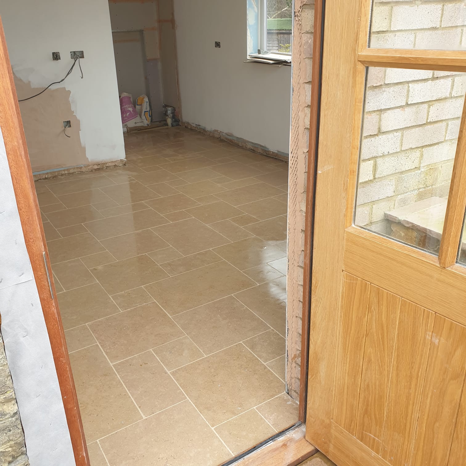 Limestone tiling installation